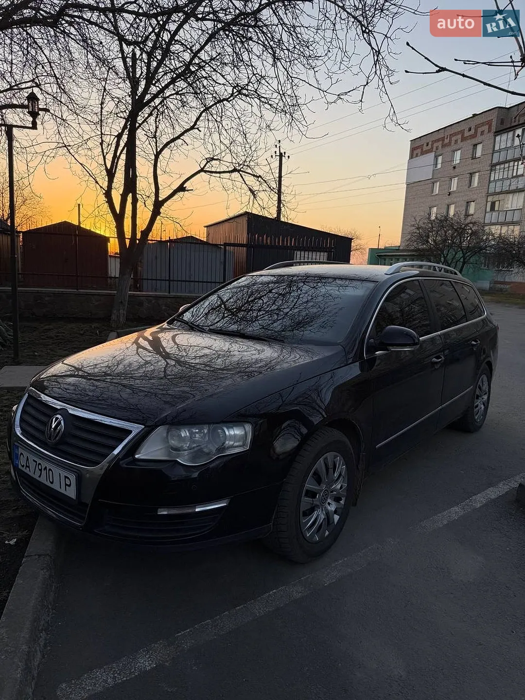 2010 Volkswagen Passat - мініатюра 5