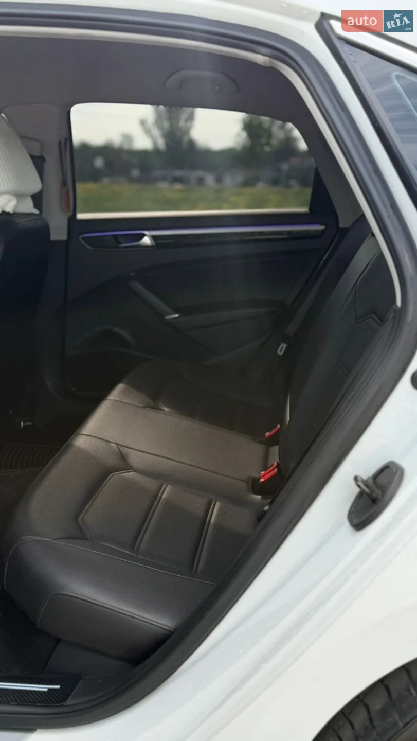 2016 Volkswagen Passat - мініатюра 8