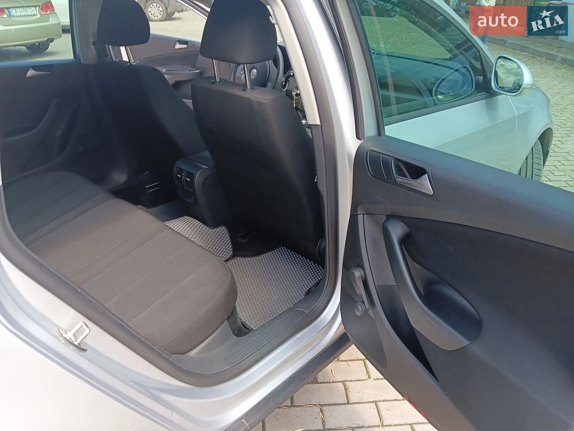 2010 Volkswagen Passat - мініатюра 8