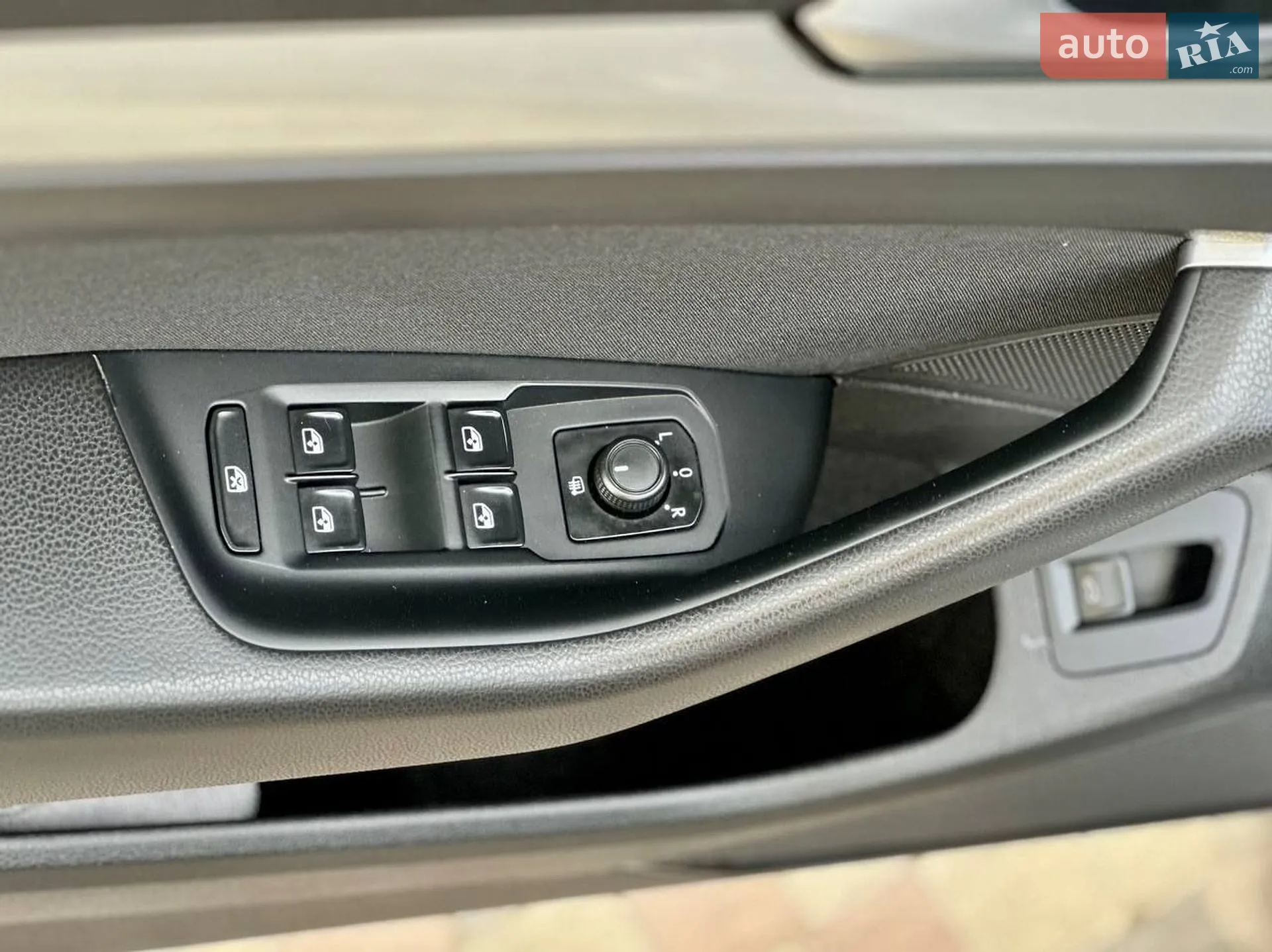 2017 Volkswagen Passat - мініатюра 42
