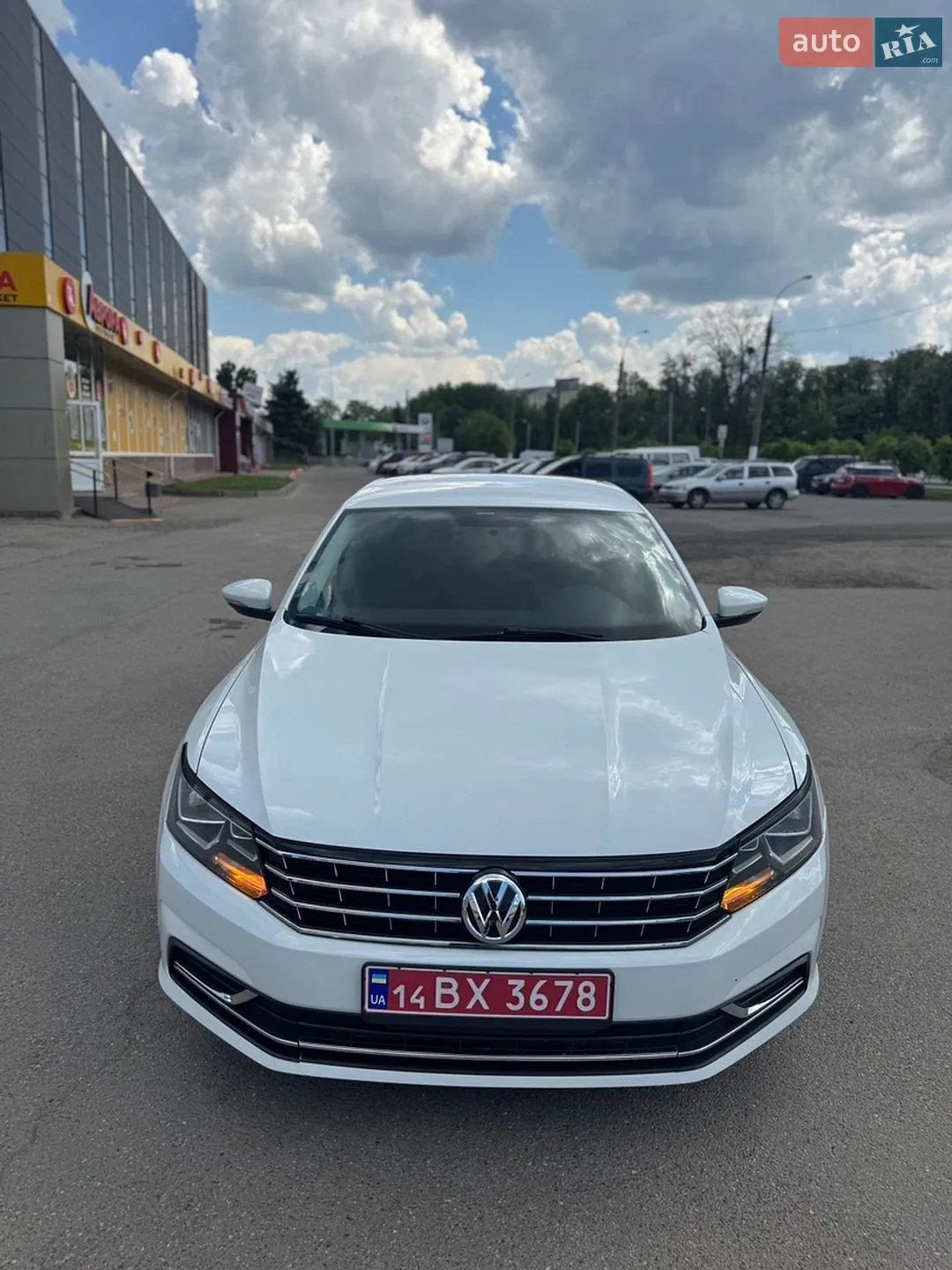 2018 Volkswagen Passat - фото 1