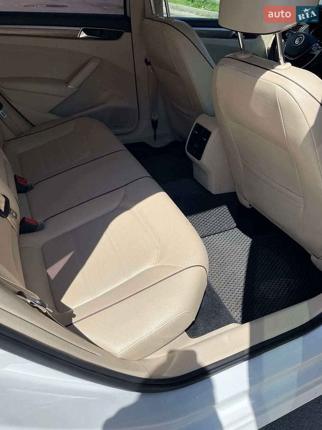 2016 Volkswagen Passat - мініатюра 22