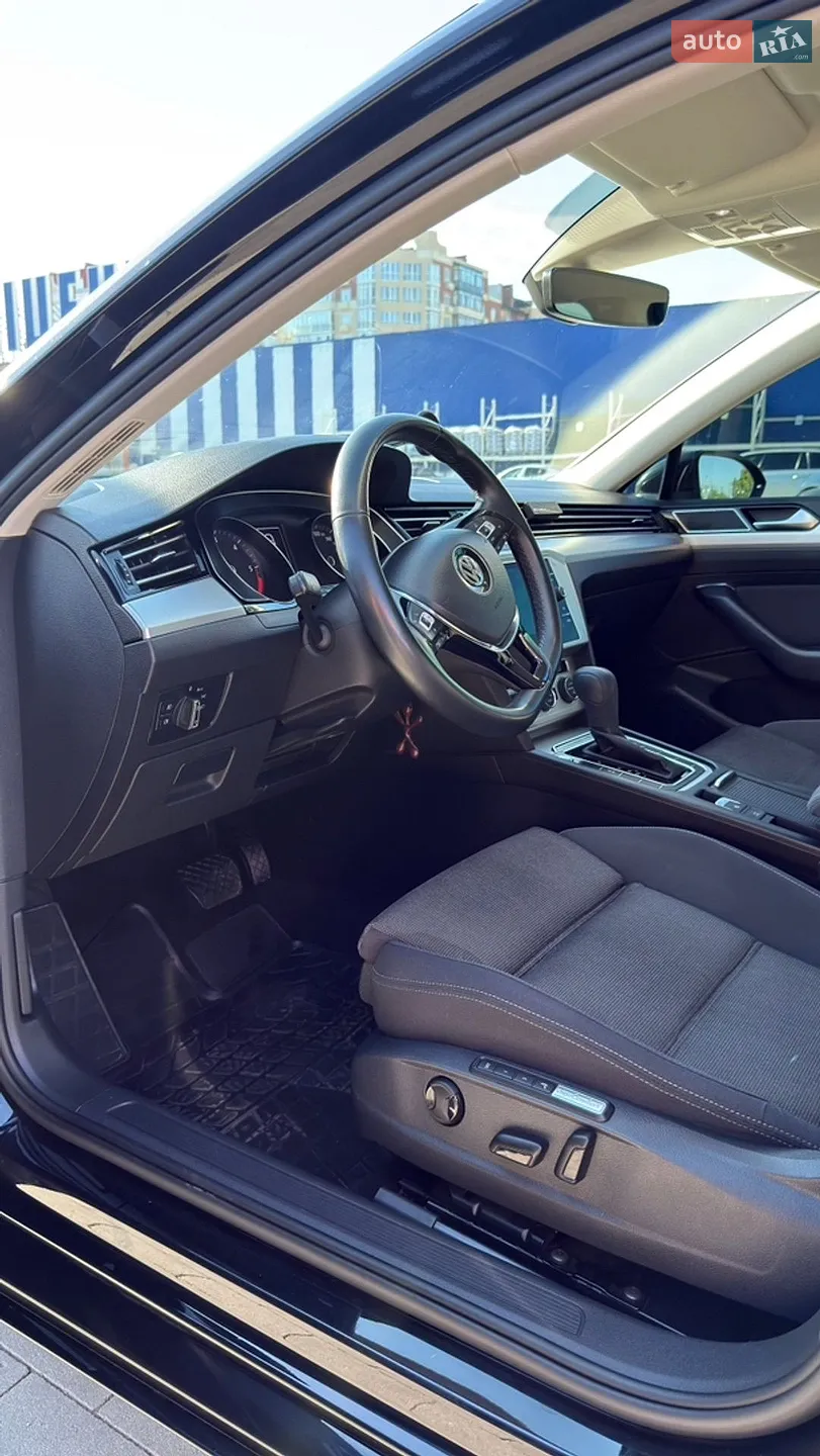 2019 Volkswagen Passat - мініатюра 16