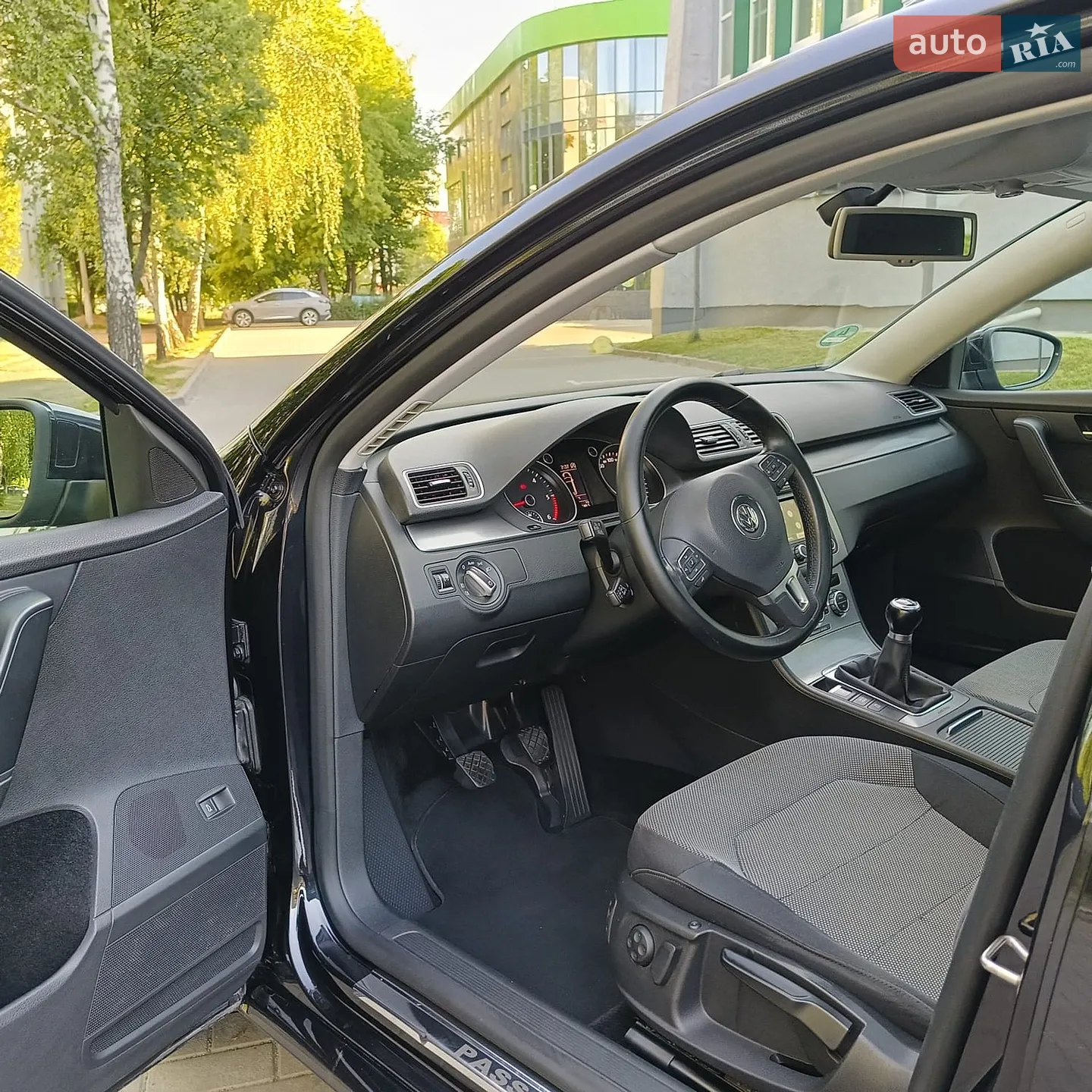 2011 Volkswagen Passat - мініатюра 16