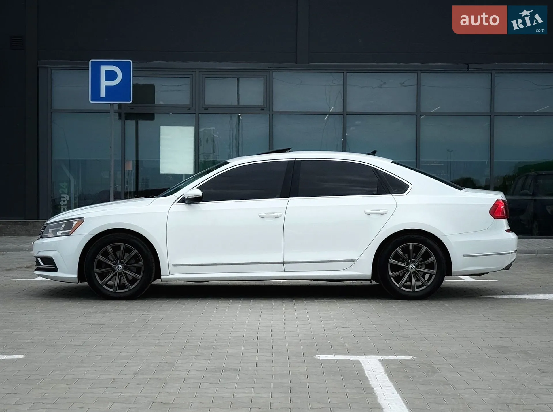 2015 Volkswagen Passat - фото 1