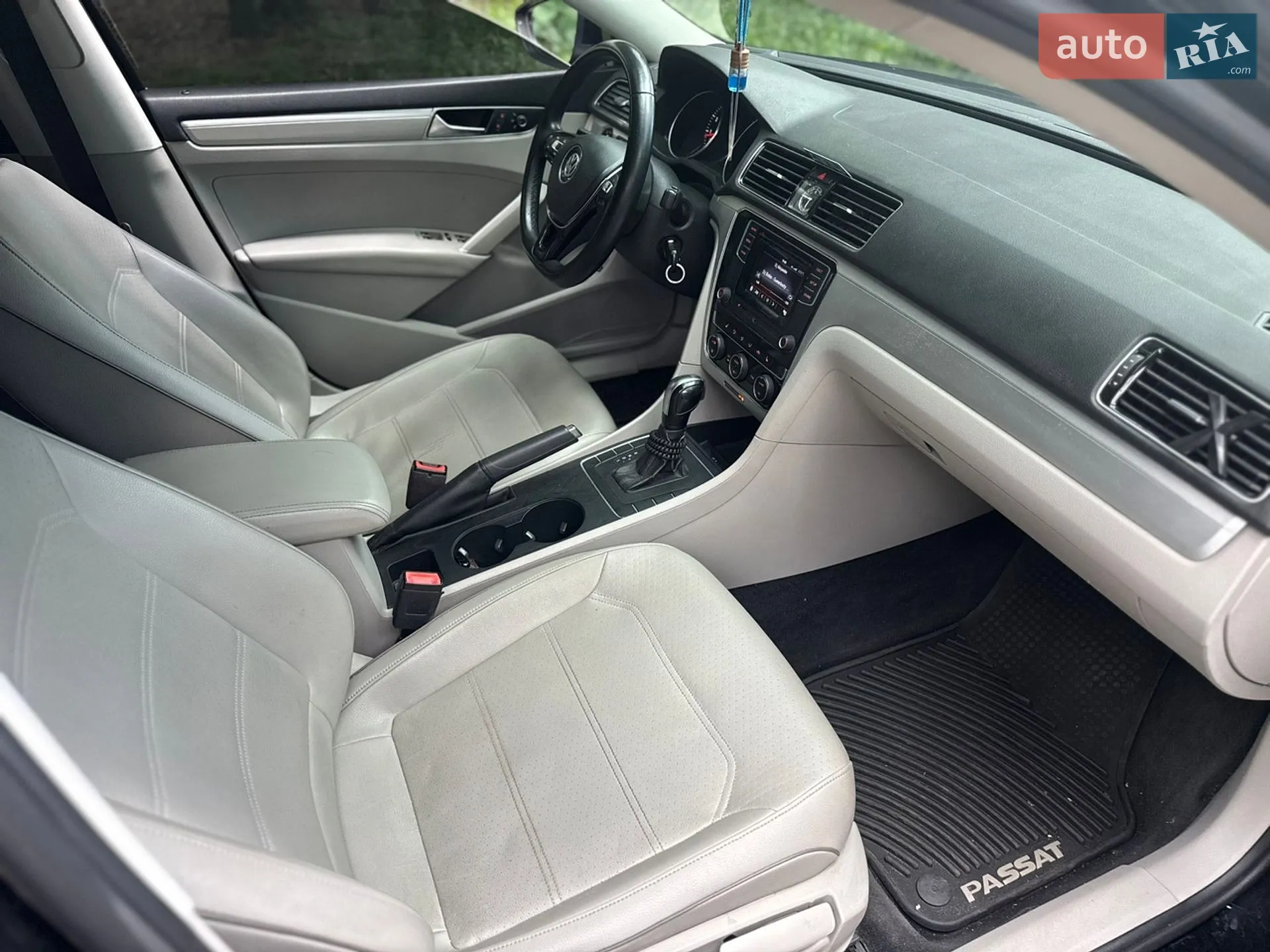 2016 Volkswagen Passat - мініатюра 16