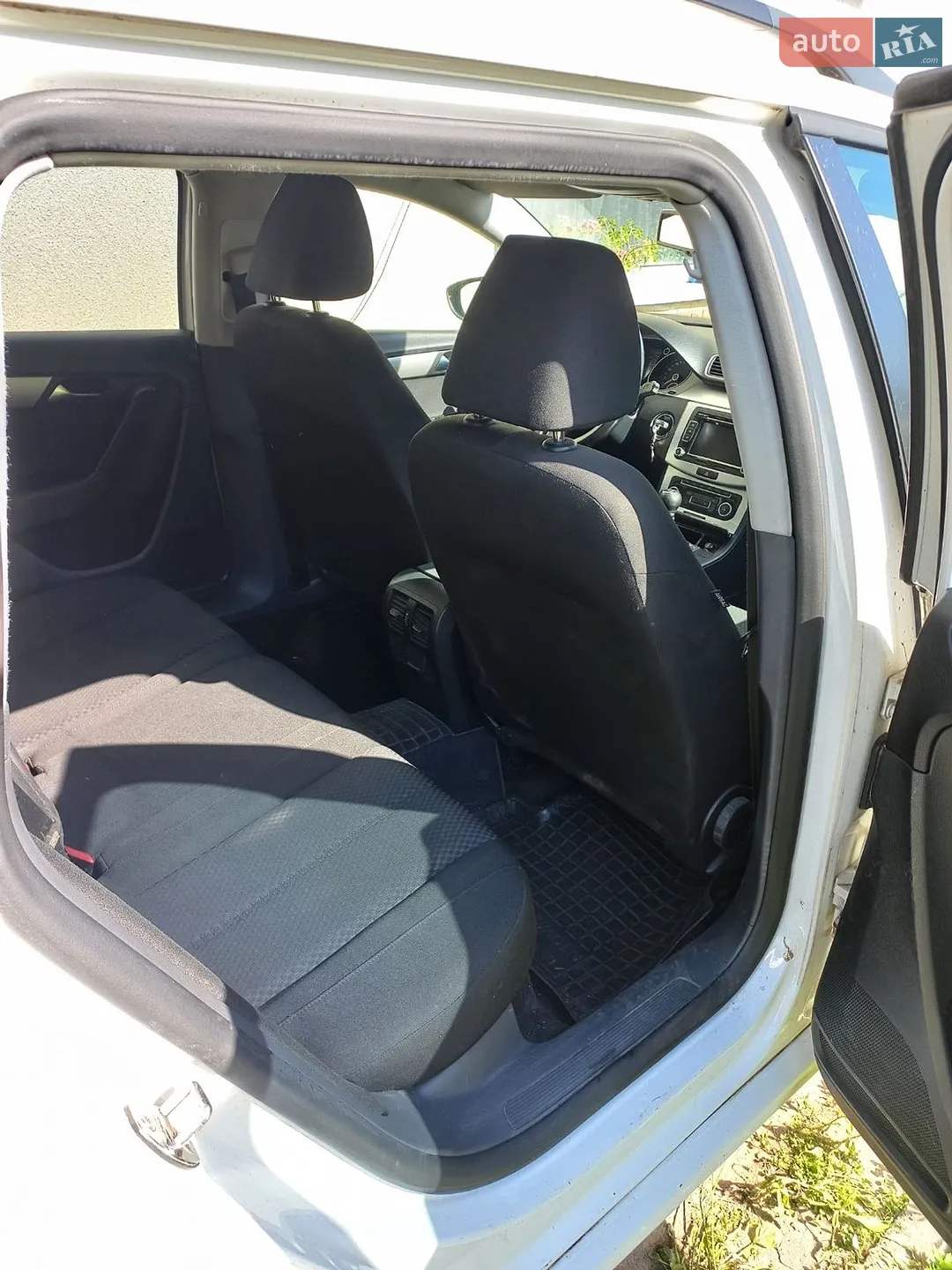 Volkswagen Passat 2011 VIN WVWZZZ3CZBE402859 фото оголошення 8 з 12