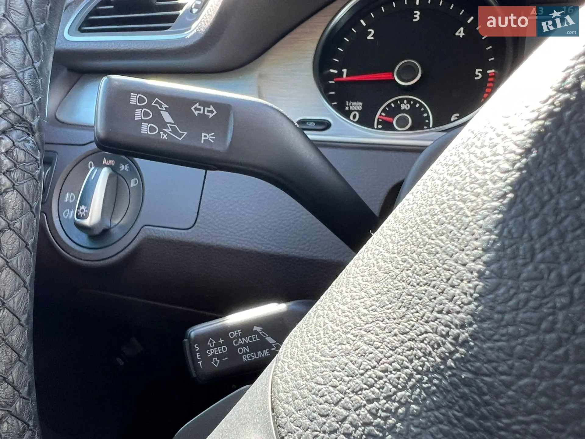 2011 Volkswagen Passat - мініатюра 131
