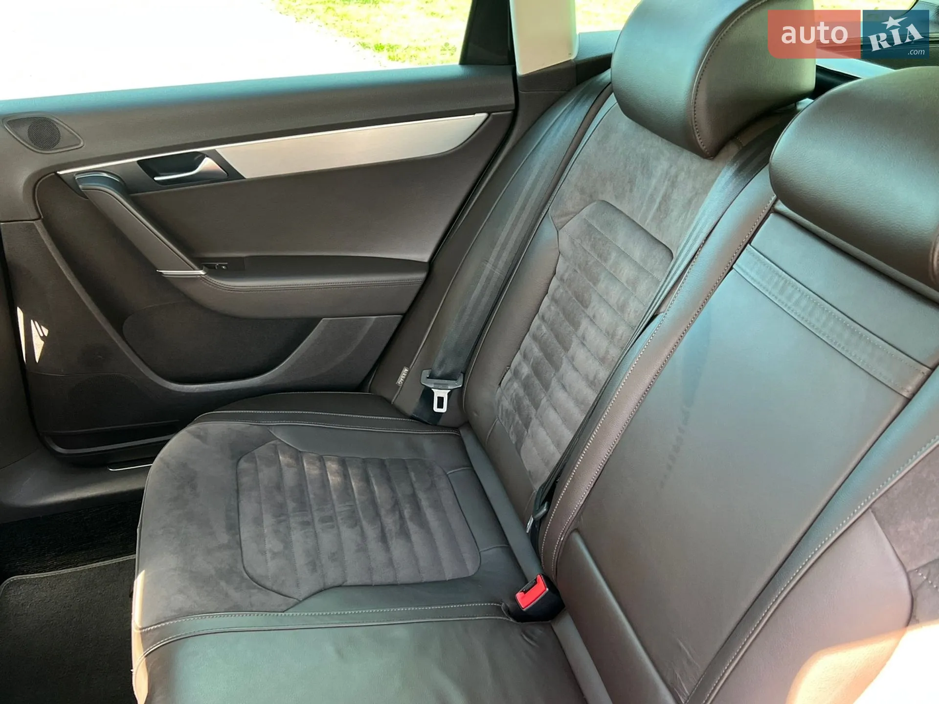 2011 Volkswagen Passat - мініатюра 136