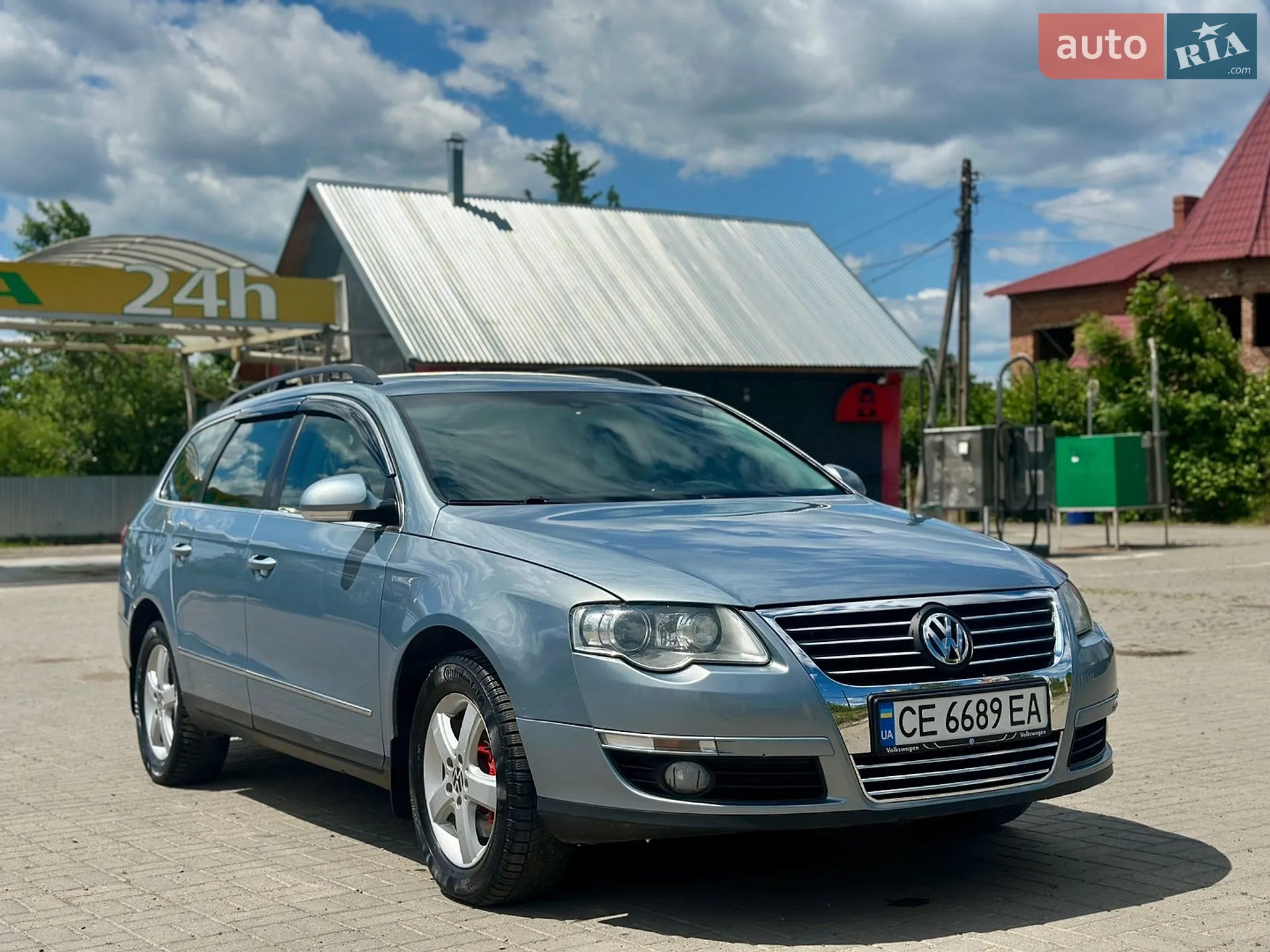 2010 Volkswagen Passat - мініатюра 2