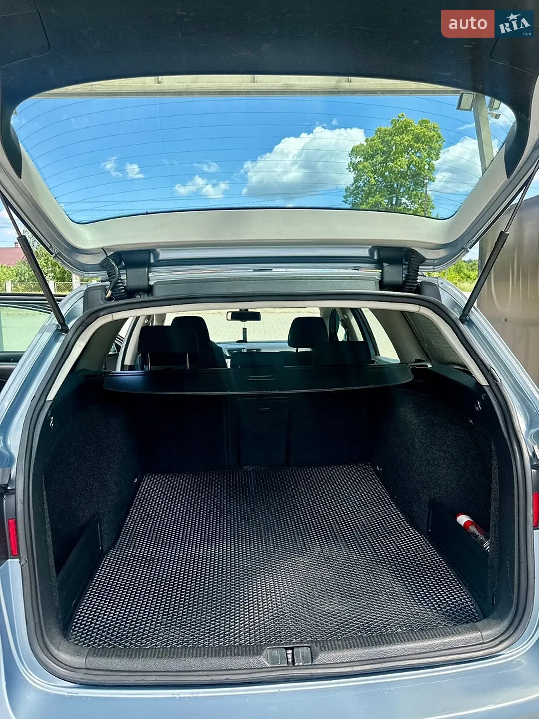 2010 Volkswagen Passat - мініатюра 26