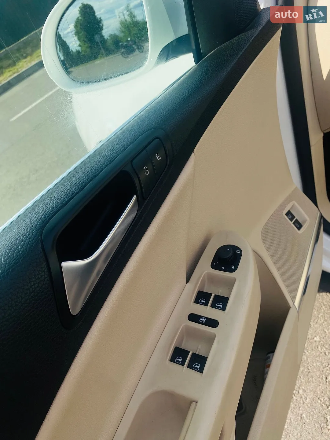 2010 Volkswagen Passat - мініатюра 16