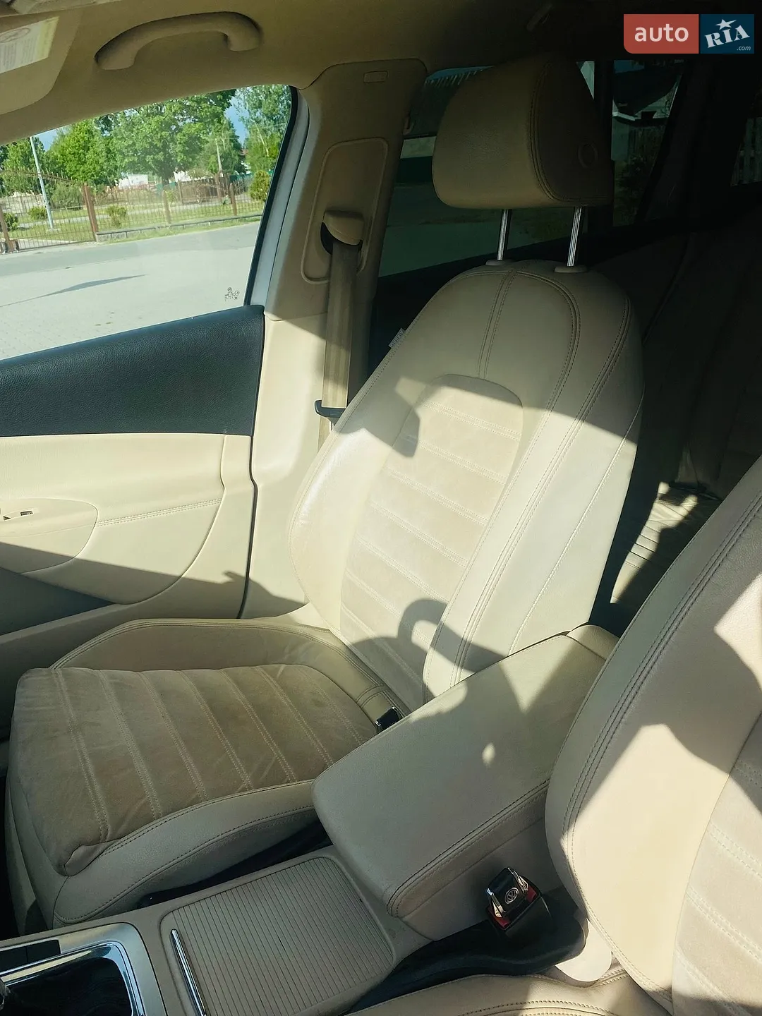 2010 Volkswagen Passat - мініатюра 24