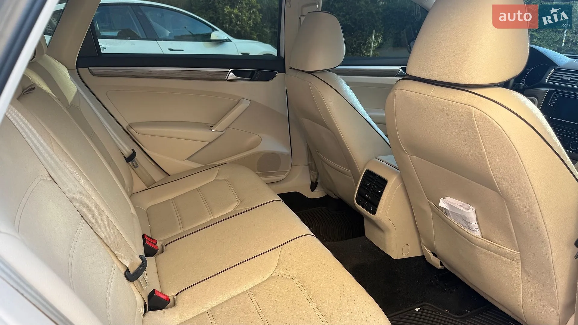 2016 Volkswagen Passat - мініатюра 19