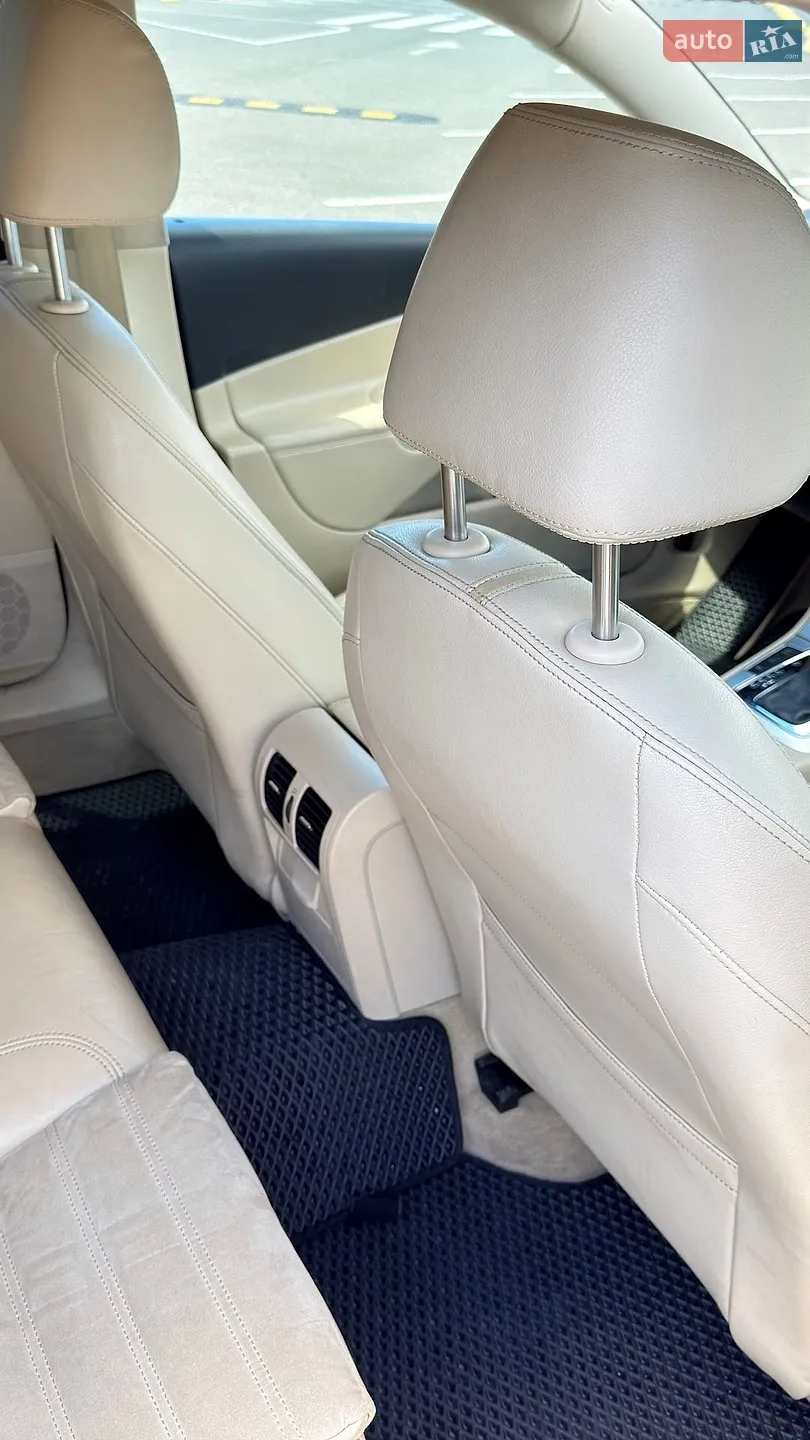 2010 Volkswagen Passat - мініатюра 6