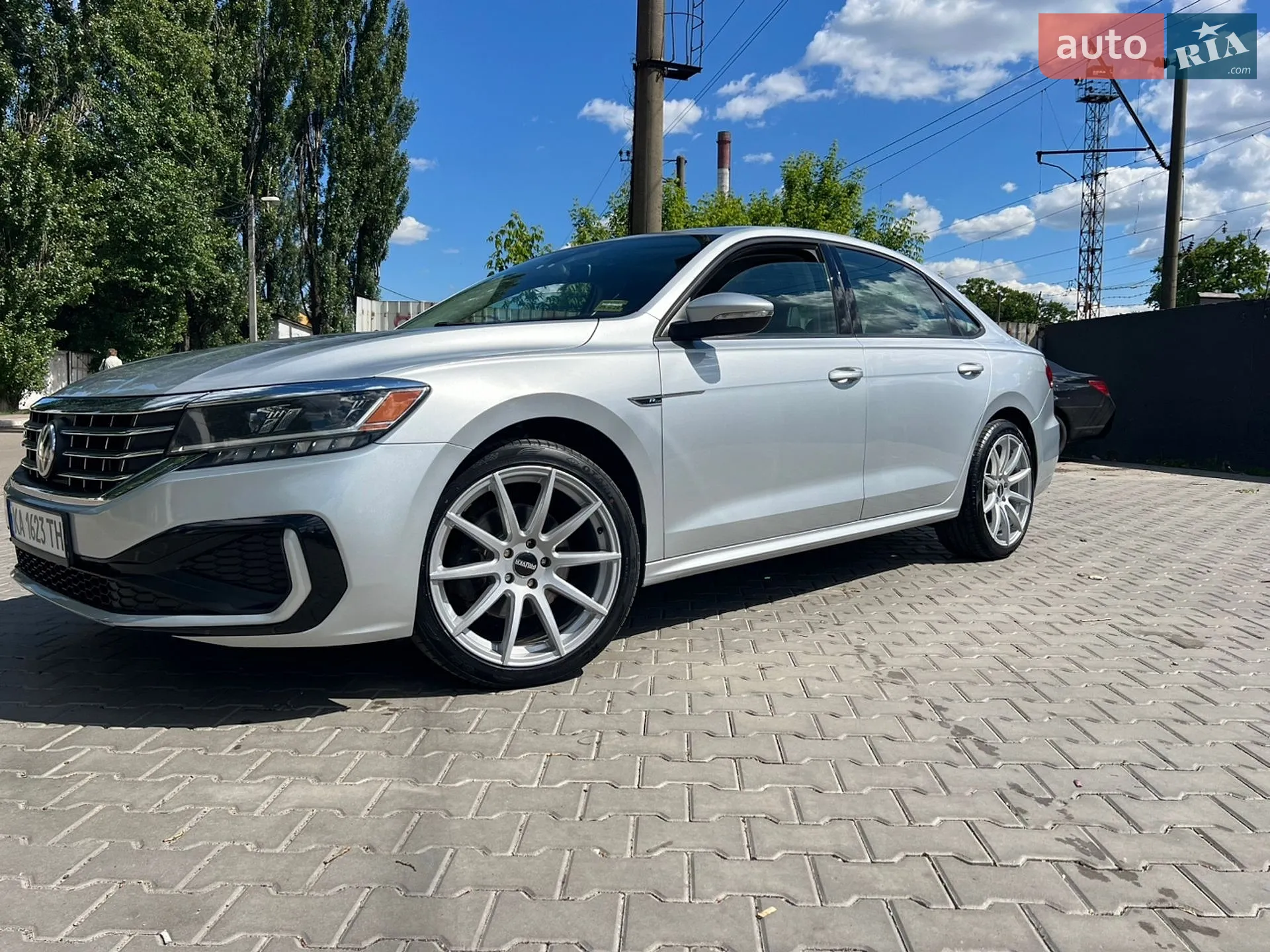 2019 Volkswagen Passat - мініатюра 2