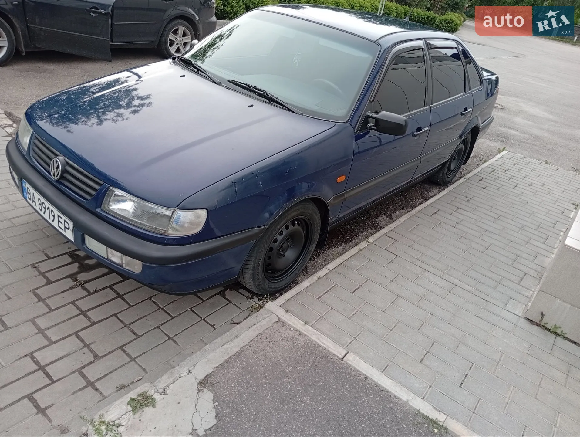 Volkswagen Passat 1996 VIN WVWZZZ3AZTE182448 фото оголошення 2 з 18