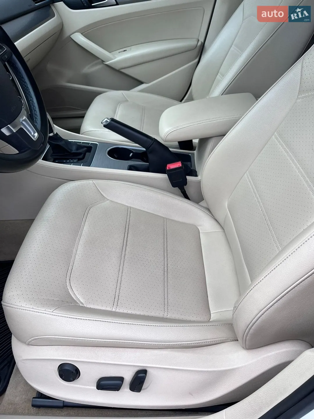 2014 Volkswagen Passat - мініатюра 28