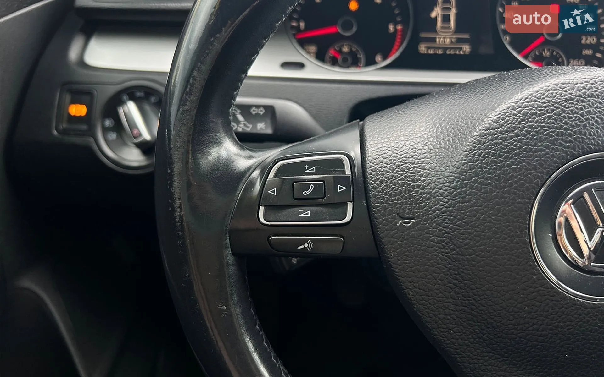 2010 Volkswagen Passat - мініатюра 13