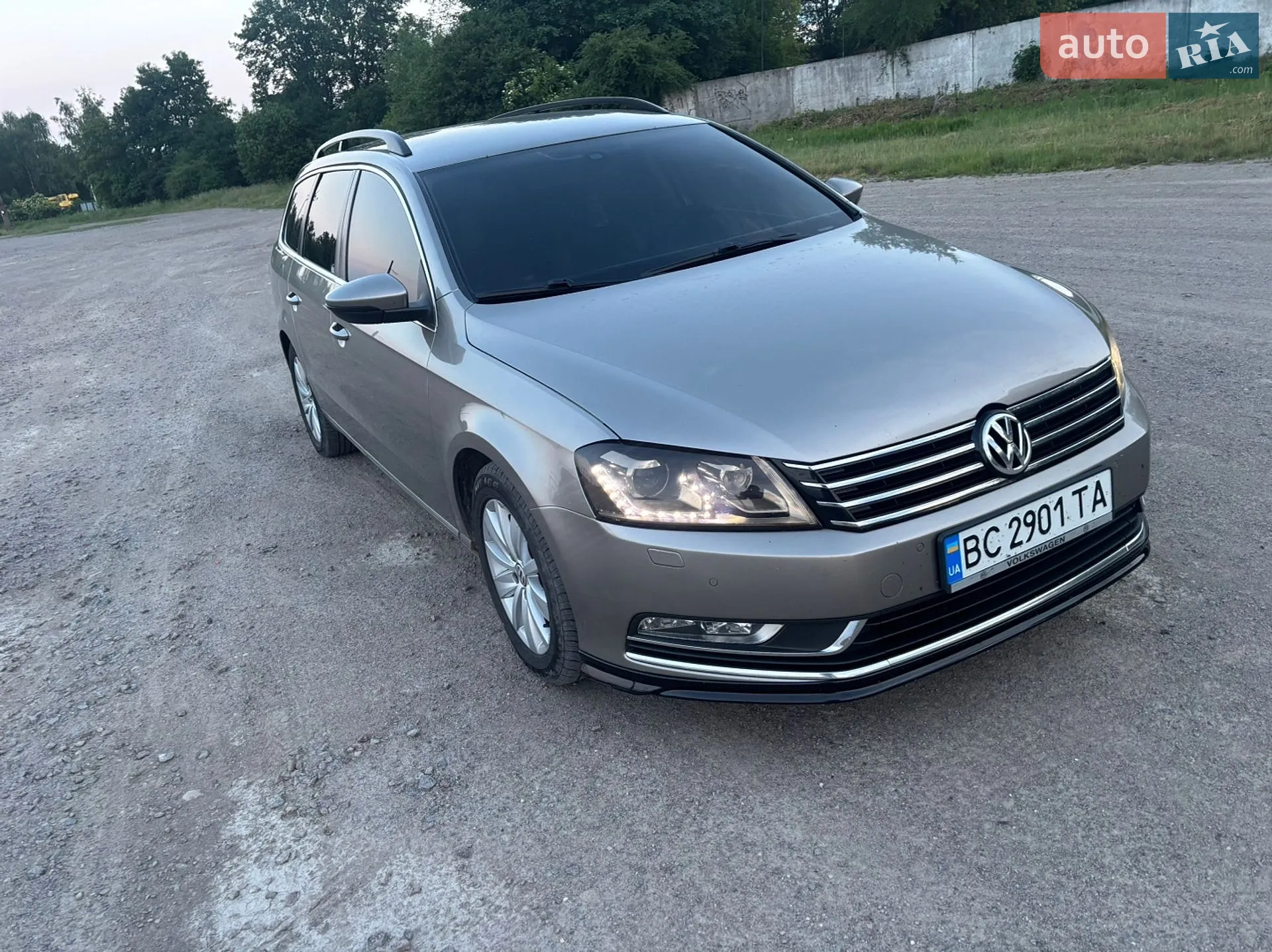 Volkswagen Passat 2013 VIN WVWZZZ3CZEE047515 фото оголошення 2 з 9
