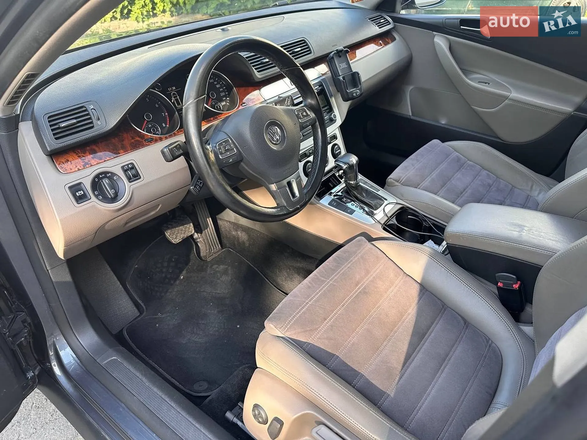 2010 Volkswagen Passat - мініатюра 18