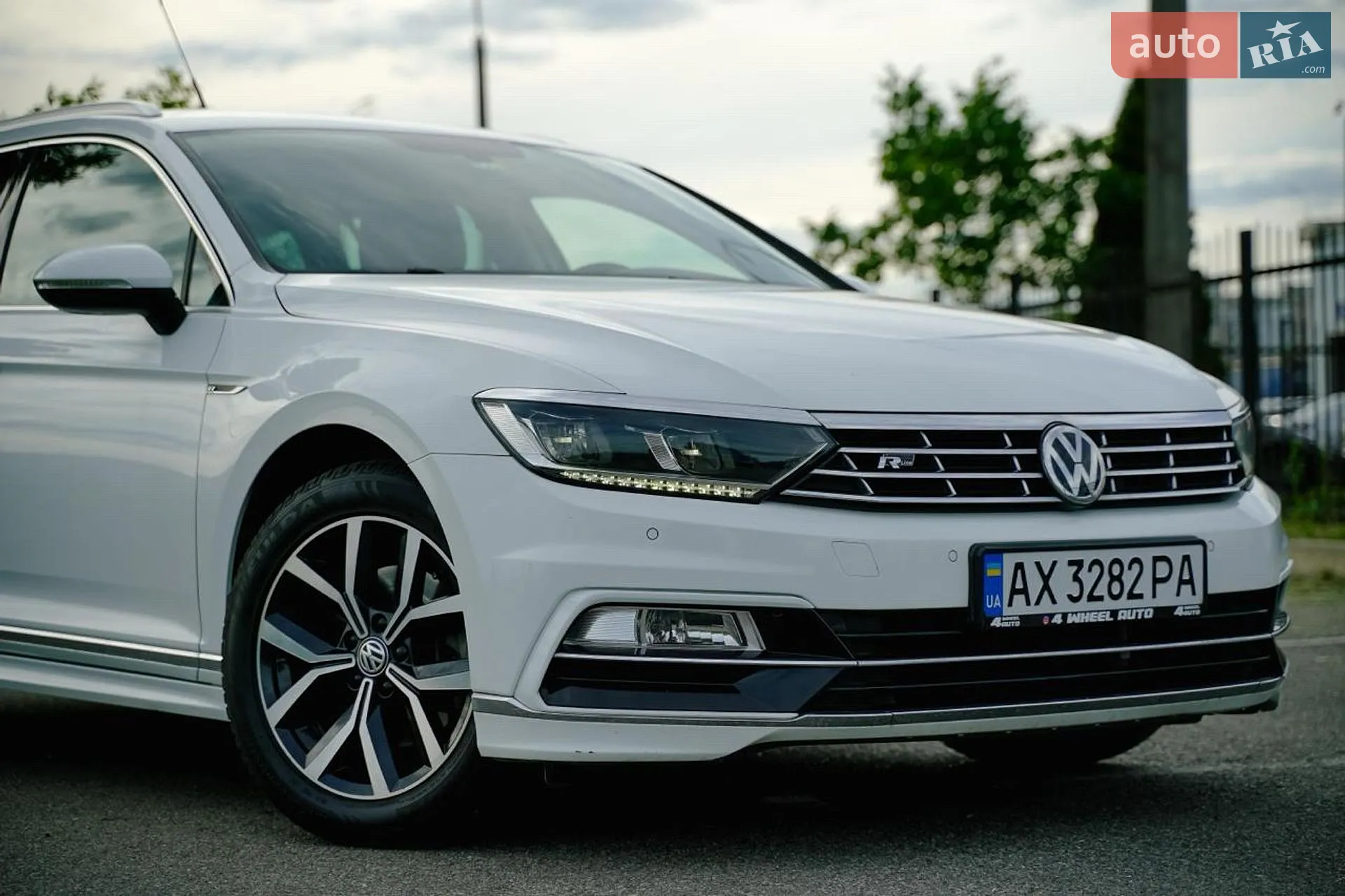 2017 Volkswagen Passat - мініатюра 2