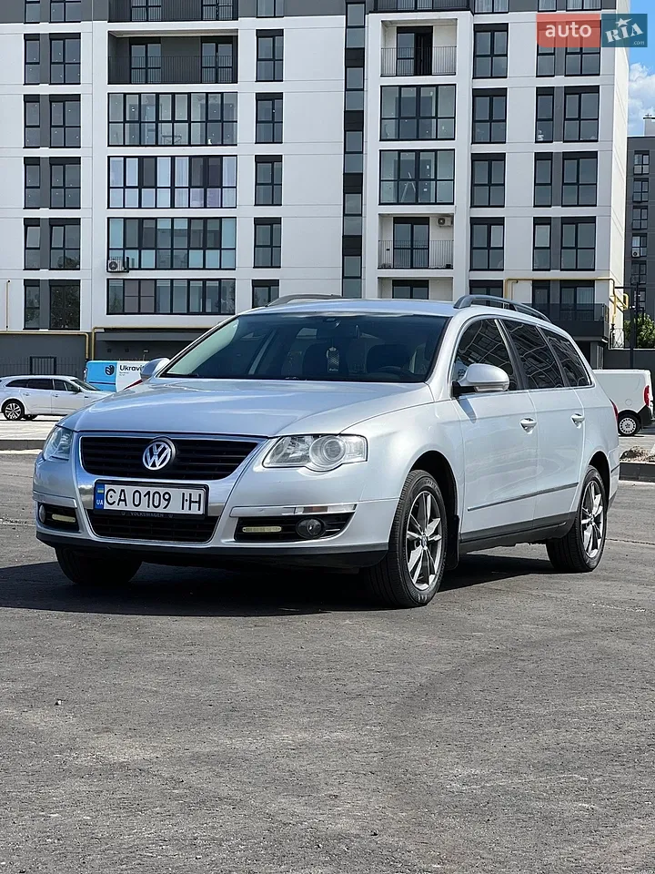 2010 Volkswagen Passat - мініатюра 7