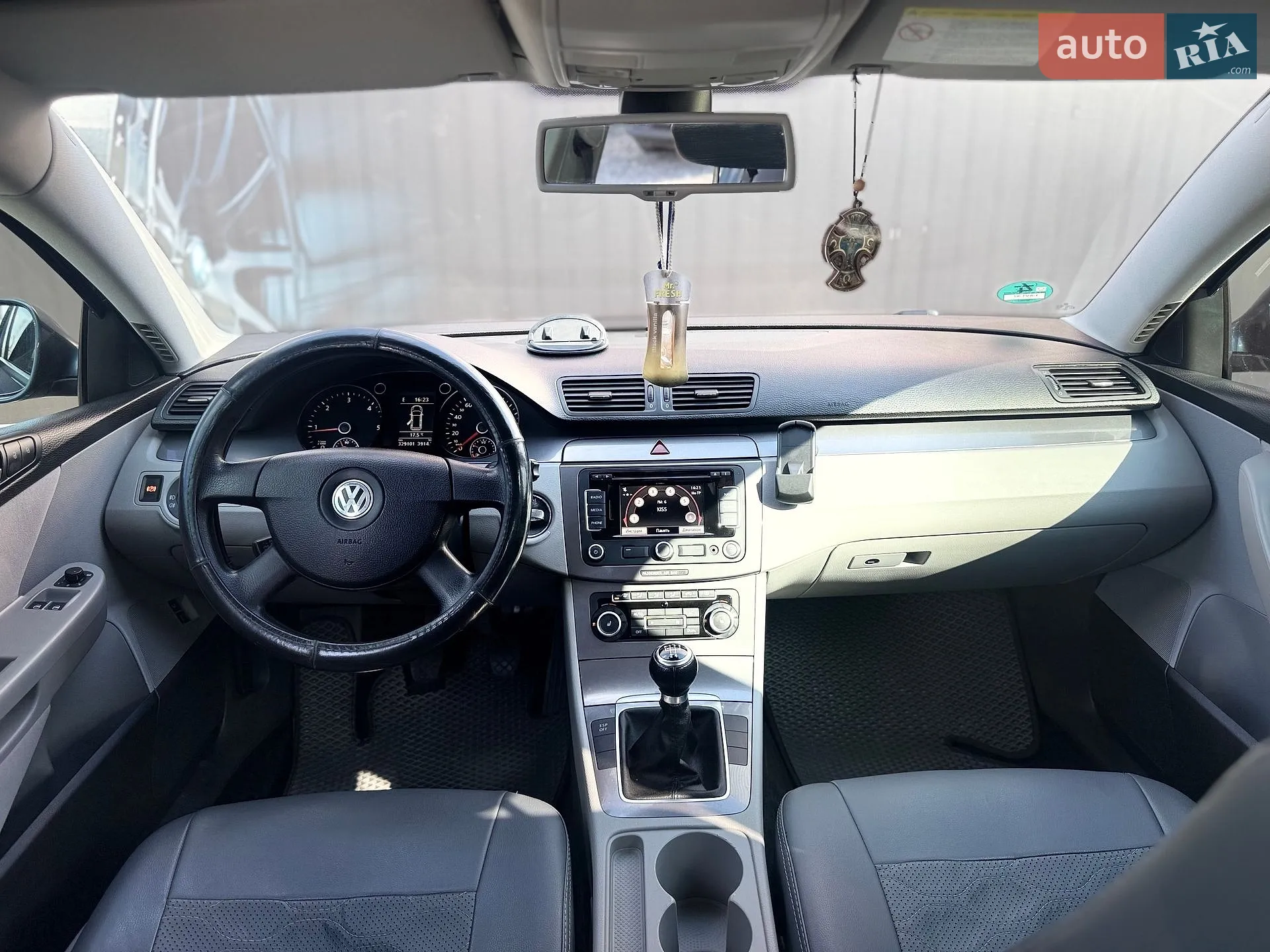 2010 Volkswagen Passat - мініатюра 36