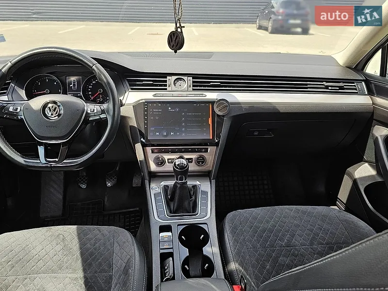Volkswagen Passat 2016 VIN WVWZZZ3CZGE121393 фото оголошення 7 з 53