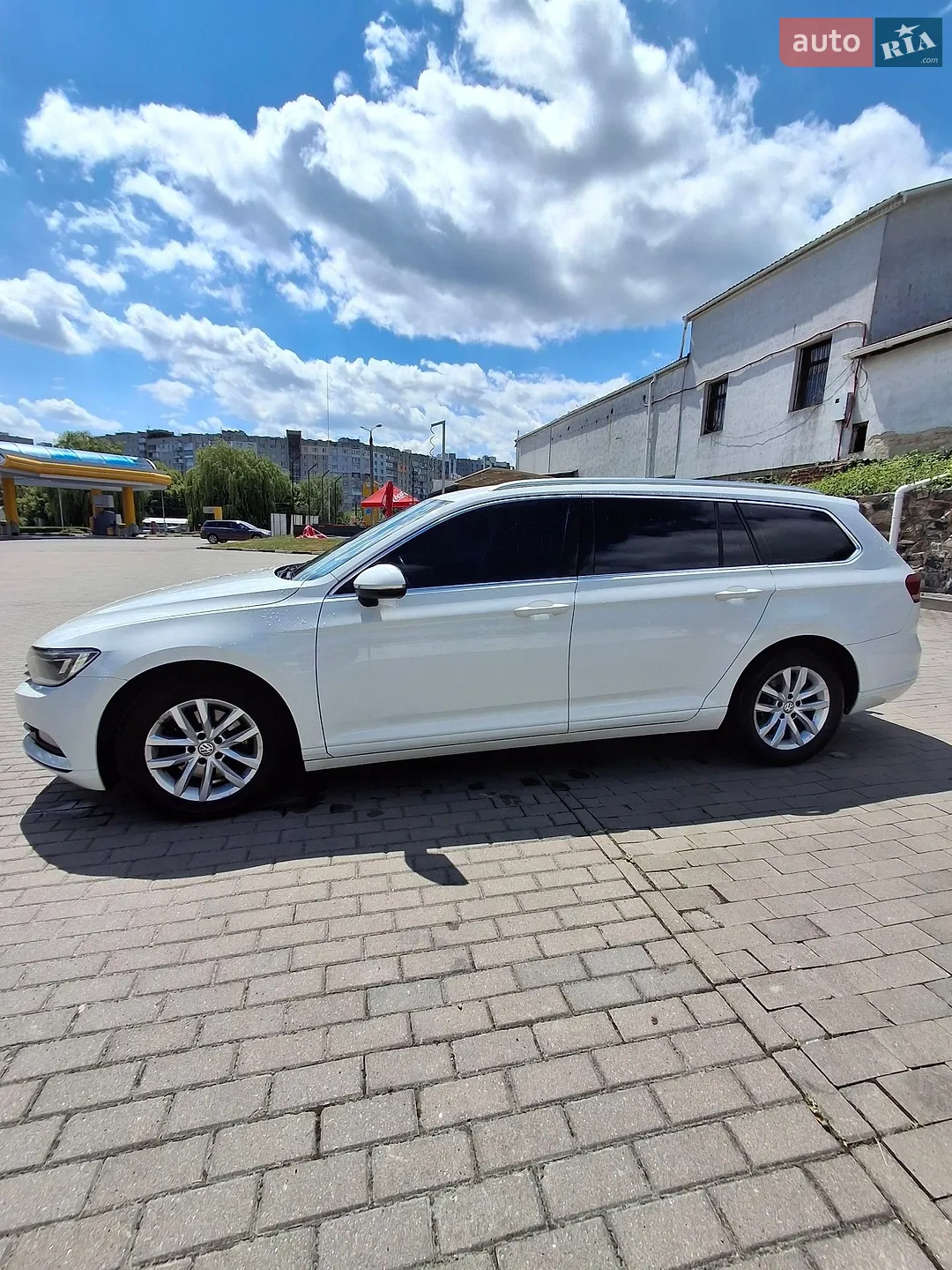2017 Volkswagen Passat - мініатюра 2