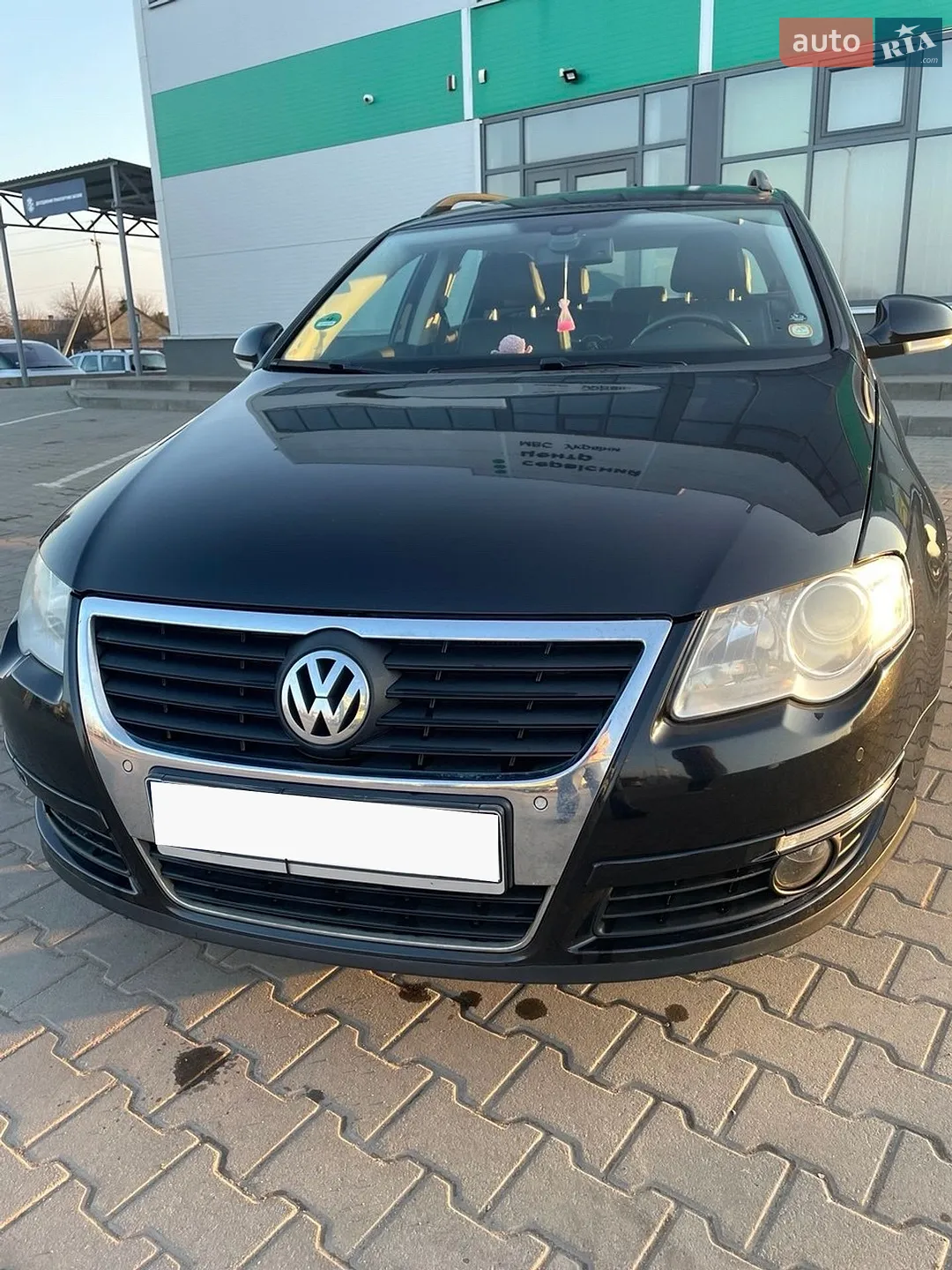 2010 Volkswagen Passat - мініатюра 2