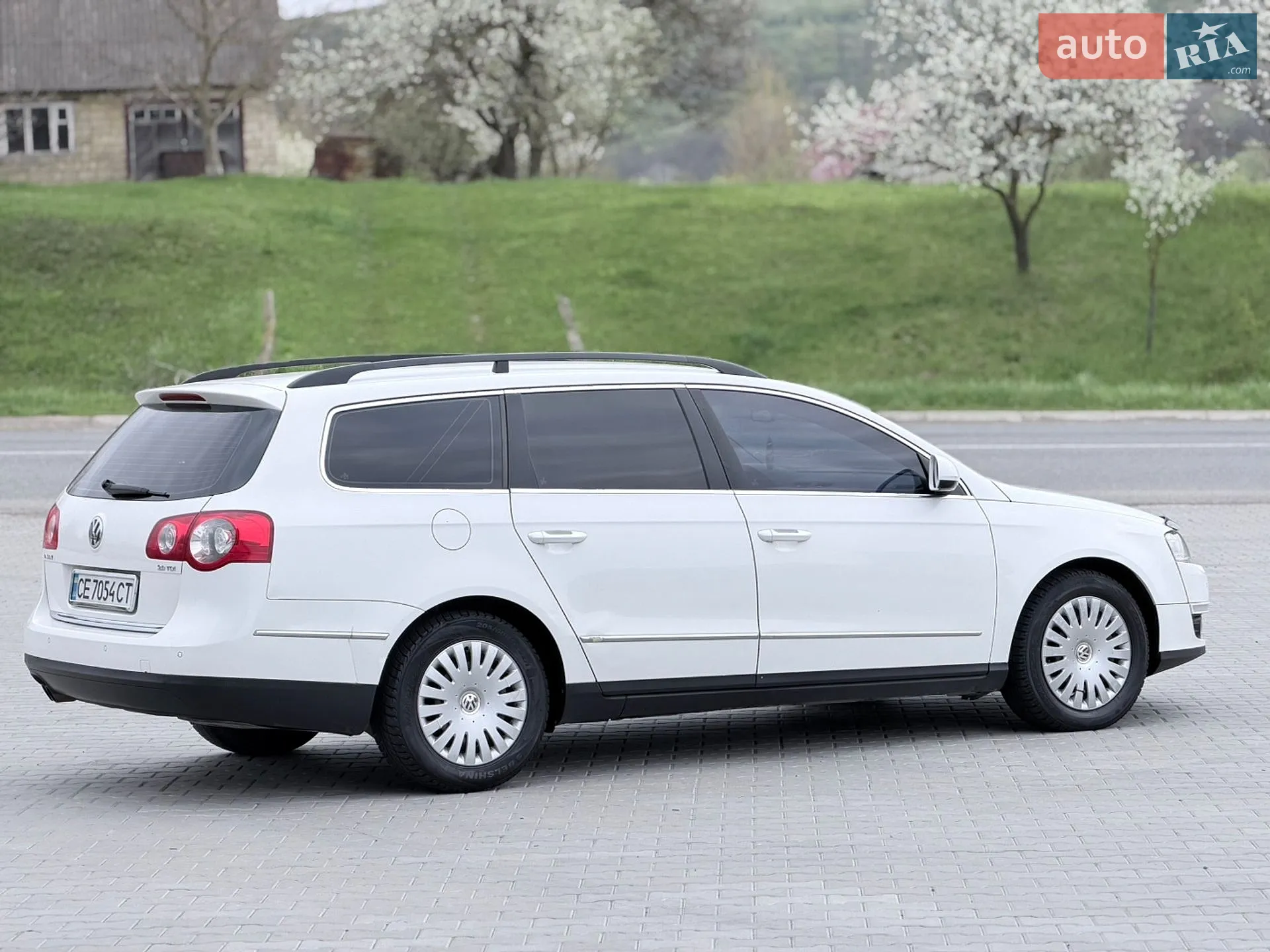 2010 Volkswagen Passat - мініатюра 12