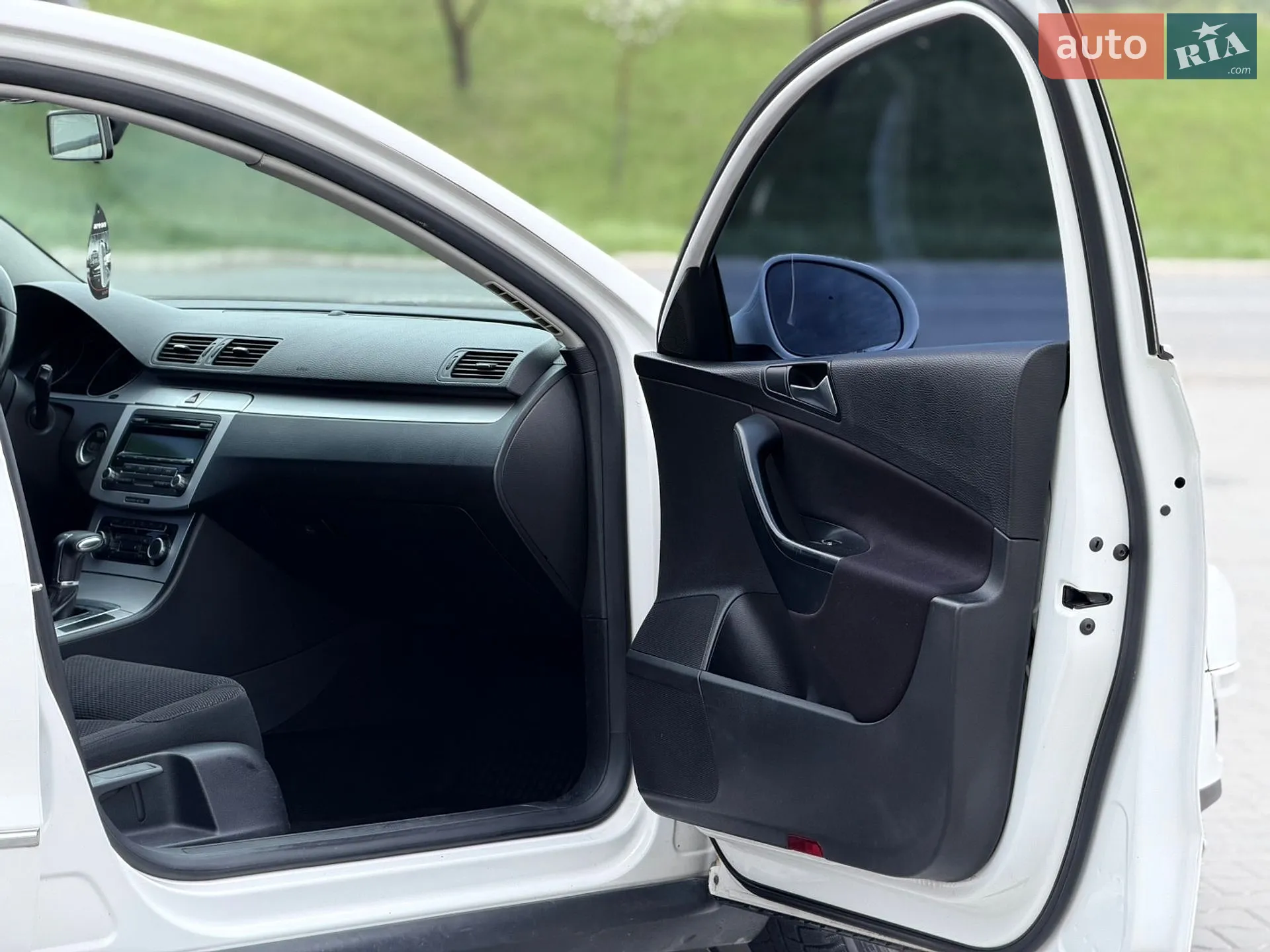 2010 Volkswagen Passat - мініатюра 33