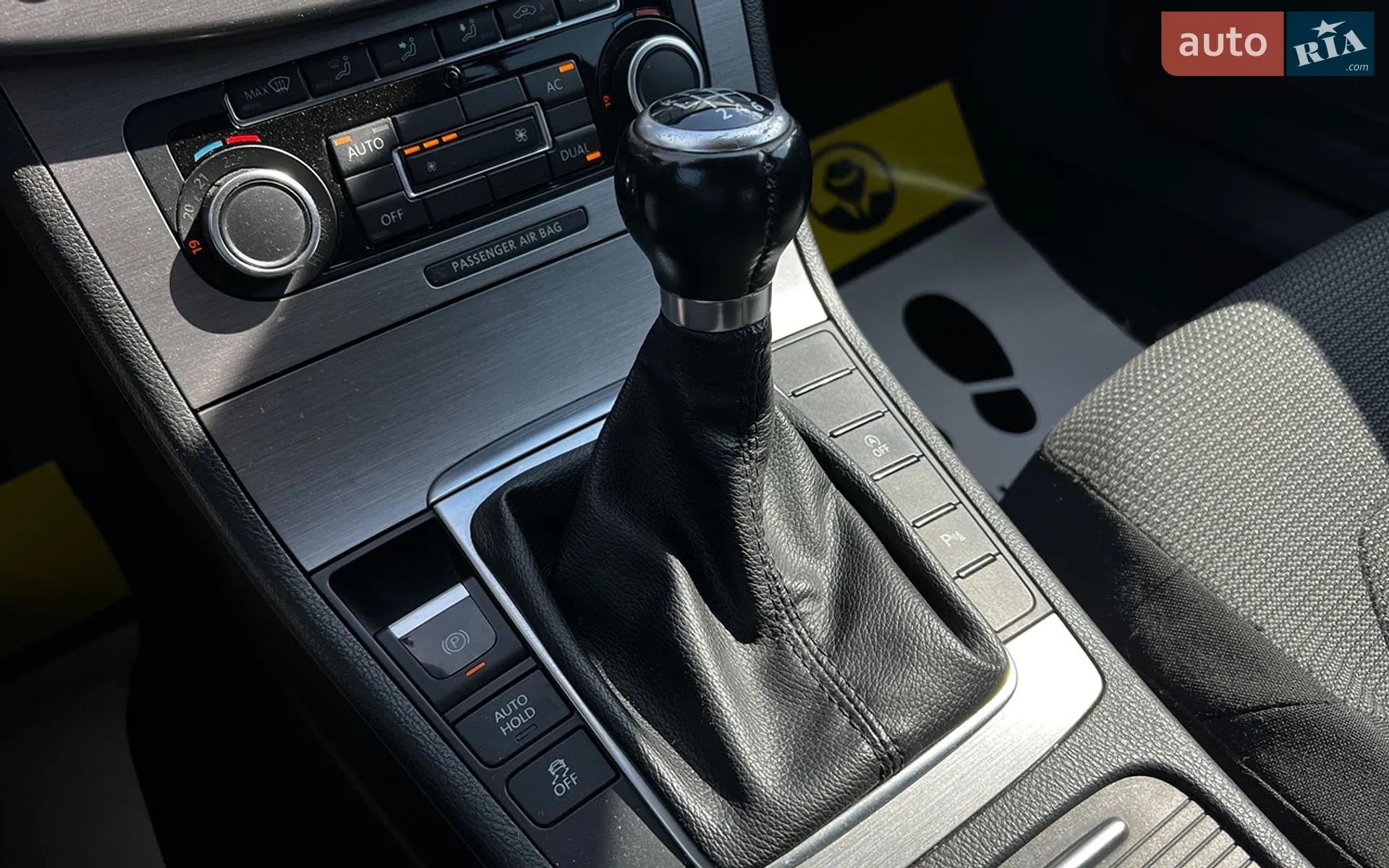 2010 Volkswagen Passat - мініатюра 16