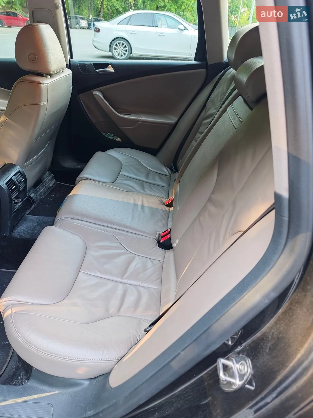 2010 Volkswagen Passat - мініатюра 9