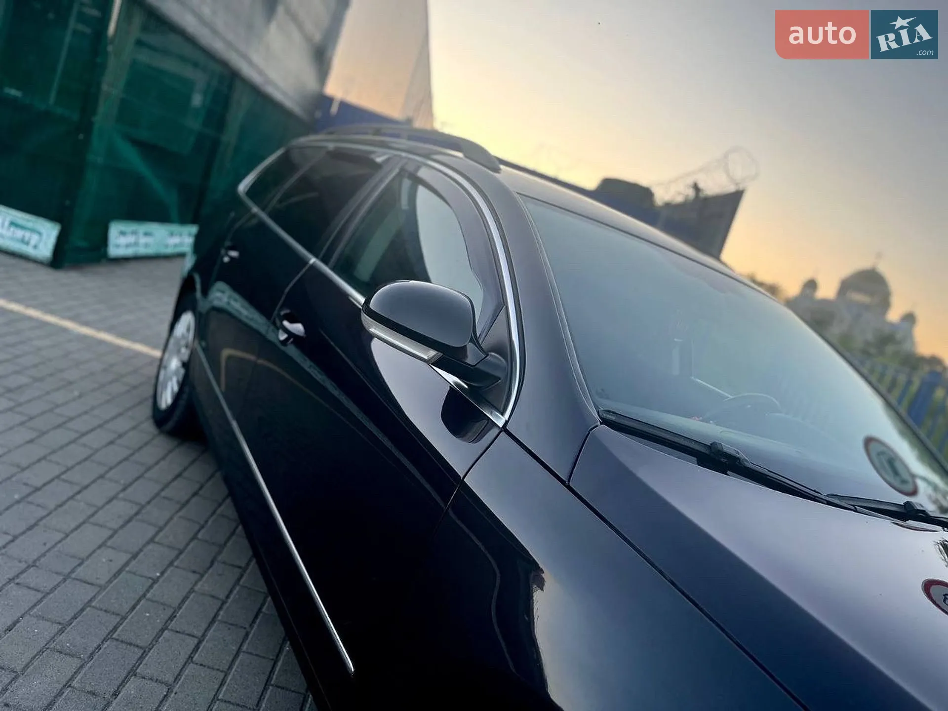 2010 Volkswagen Passat - мініатюра 3