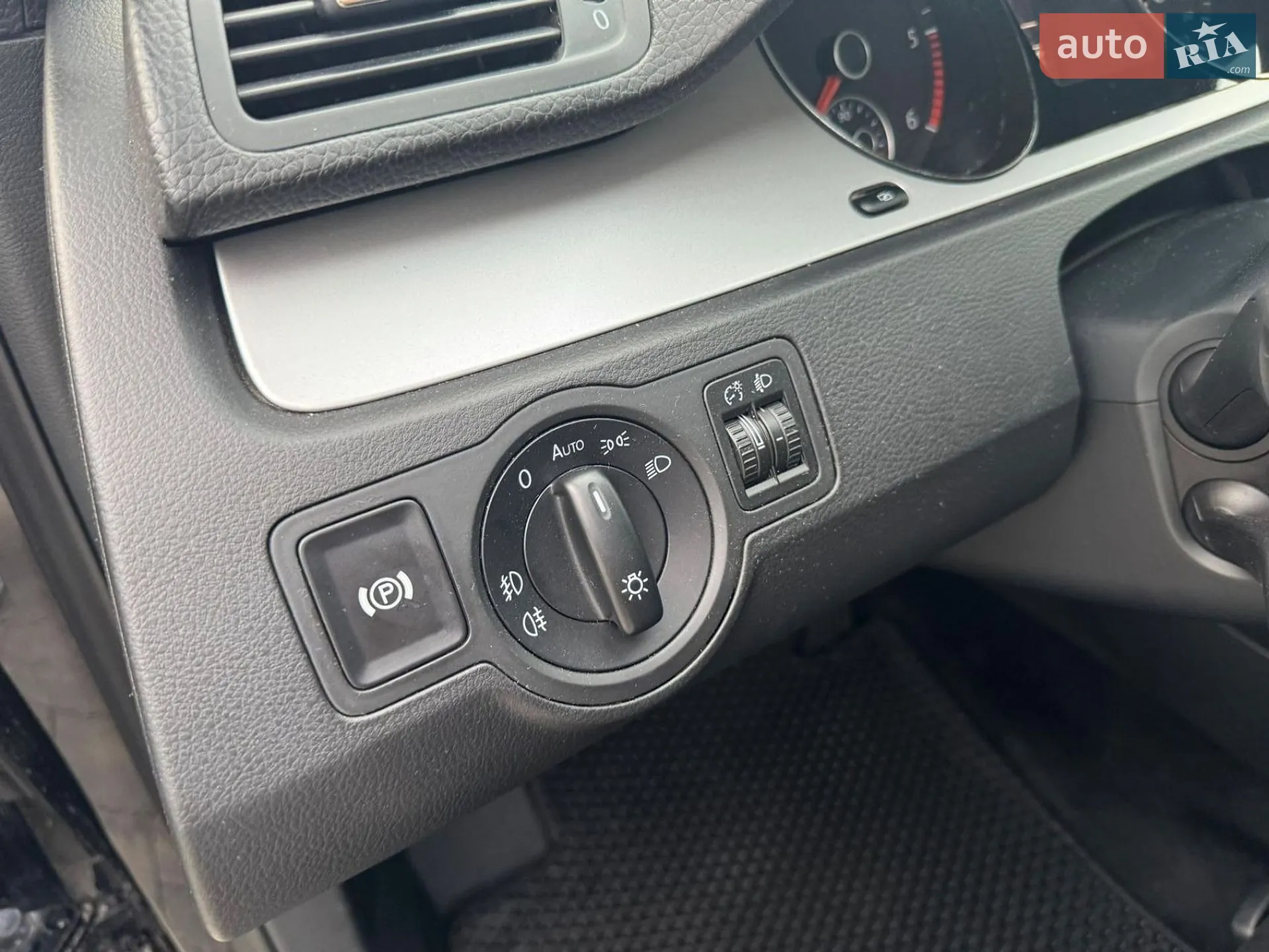 2010 Volkswagen Passat - мініатюра 16