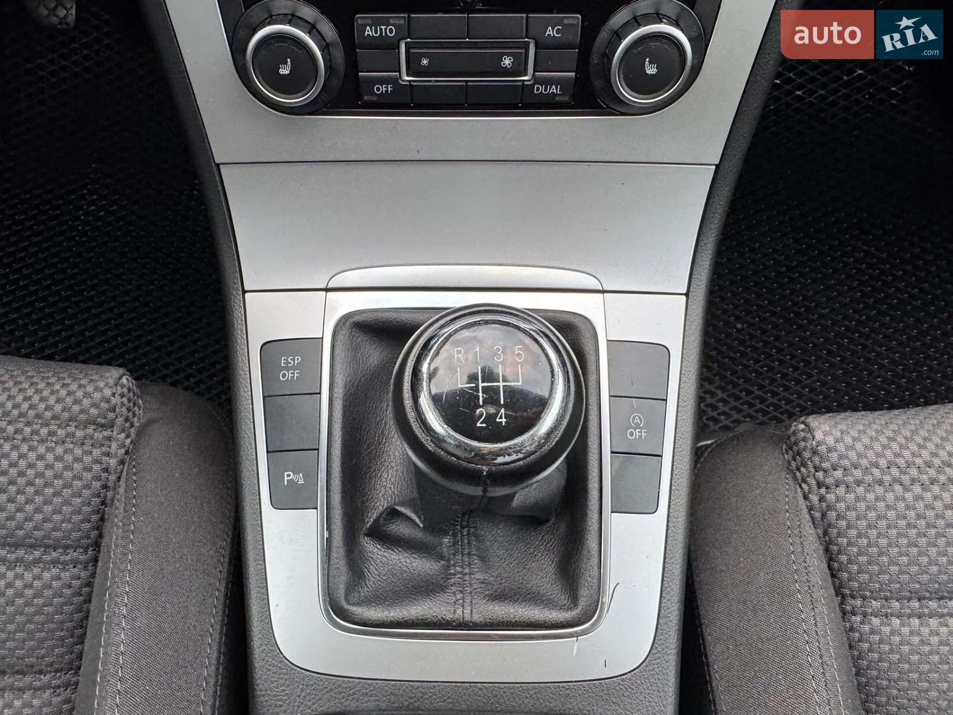2010 Volkswagen Passat - мініатюра 27