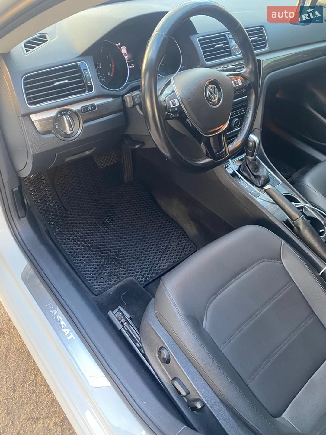 2017 Volkswagen Passat - мініатюра 9