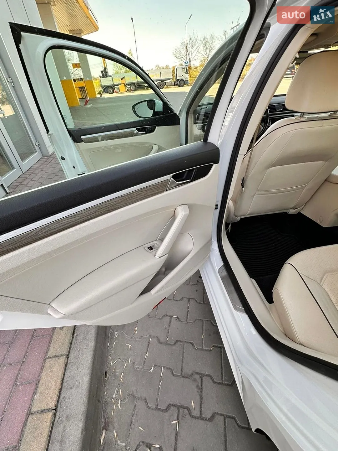 2017 Volkswagen Passat - мініатюра 14