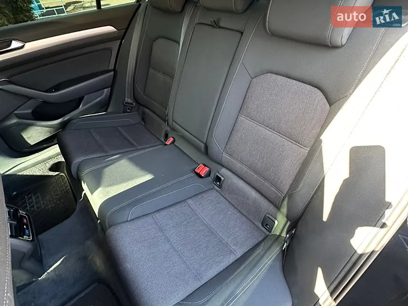 Volkswagen Passat 2015 VIN WVWZZZ3CZGE017909 фото оголошення 25 з 80