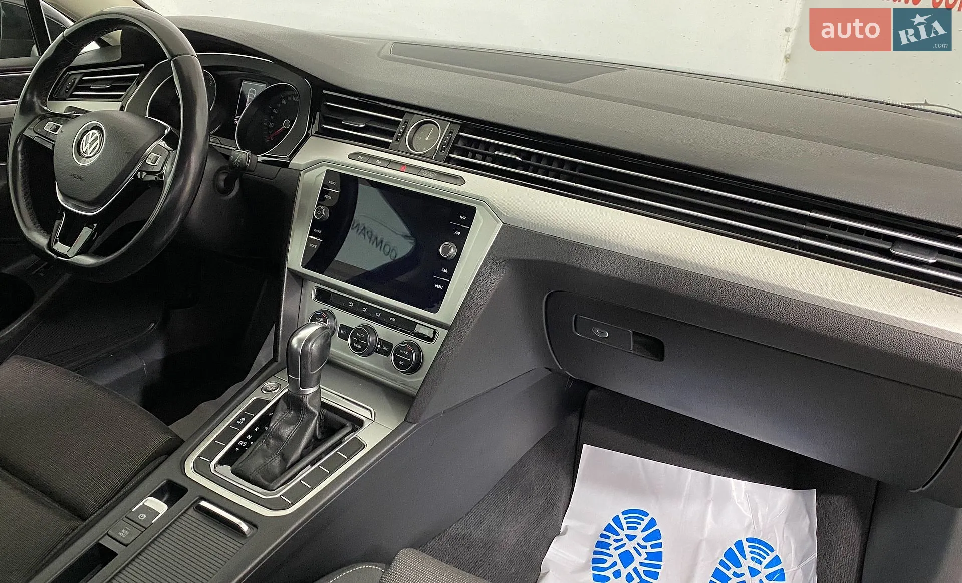 2018 Volkswagen Passat - мініатюра 9