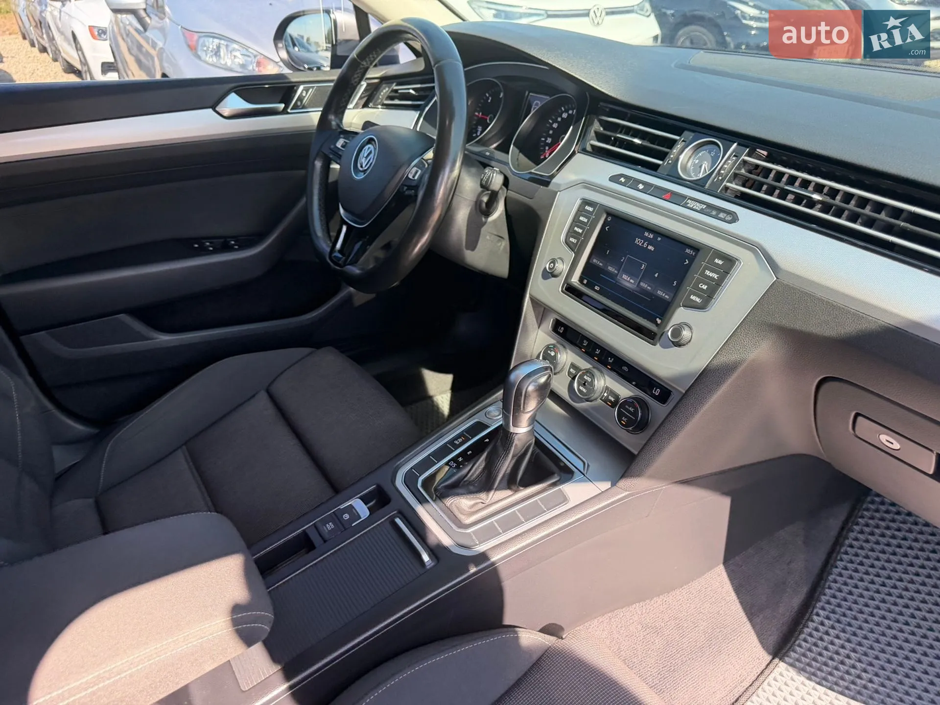 2016 Volkswagen Passat - мініатюра 30