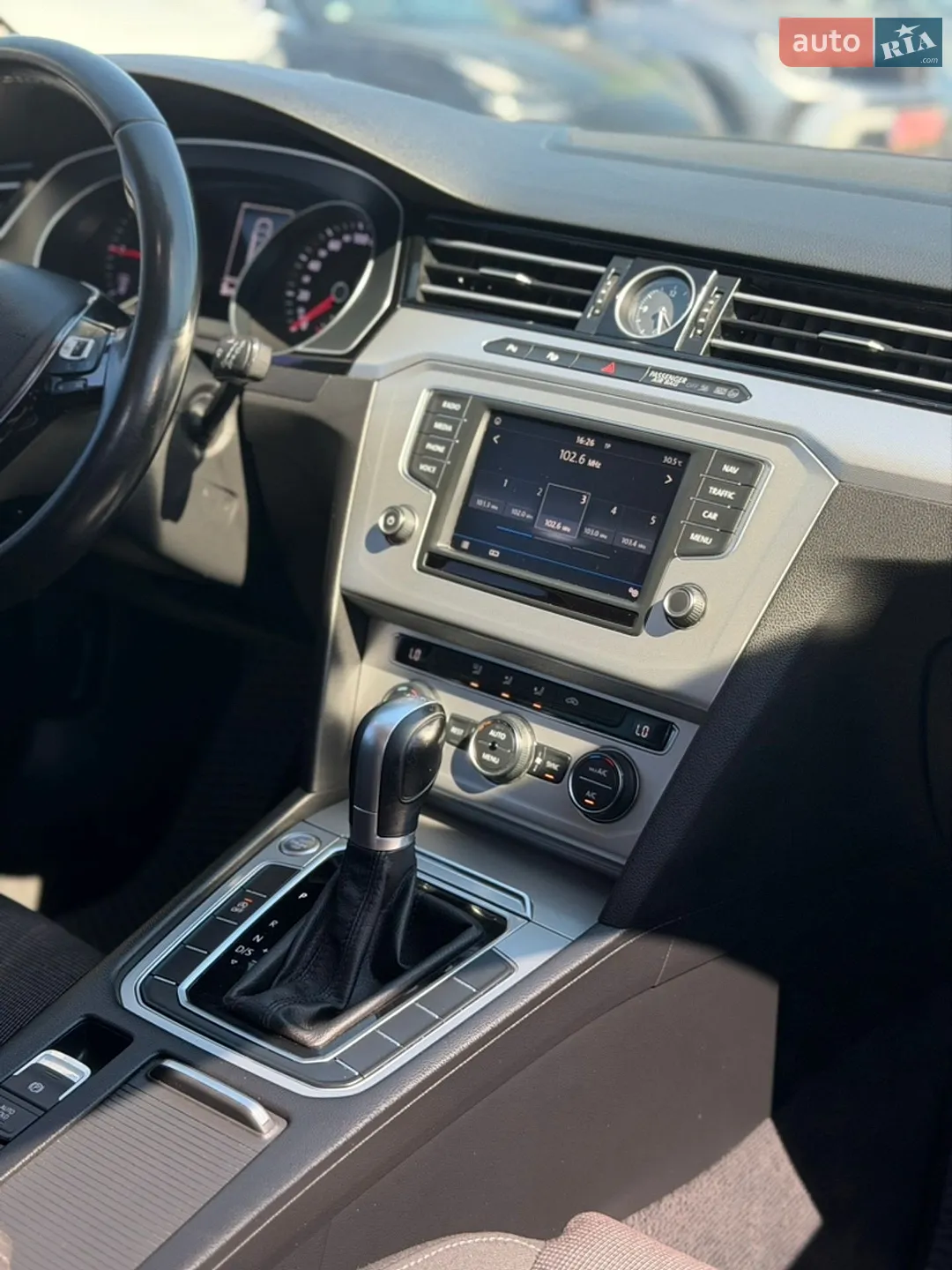 2016 Volkswagen Passat - мініатюра 35