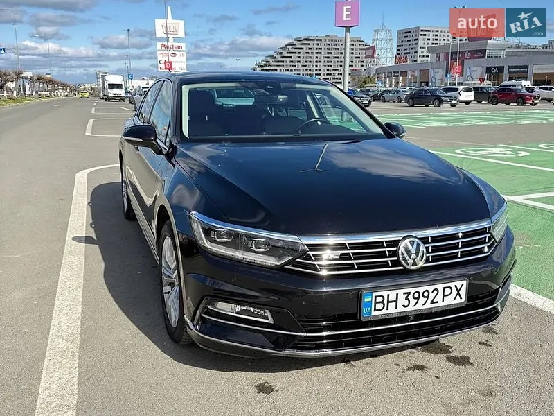 Volkswagen Passat 2018 VIN WVWZZZ3CZKE003236 фото оголошення 32 з 59