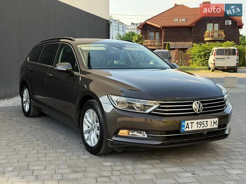 Volkswagen Passat 2017 VIN WVWZZZ3CZJE117175 фото оголошення 8 з 116