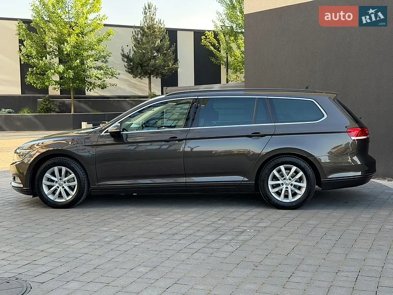 Volkswagen Passat 2017 VIN WVWZZZ3CZJE117175 фото оголошення 12 з 116