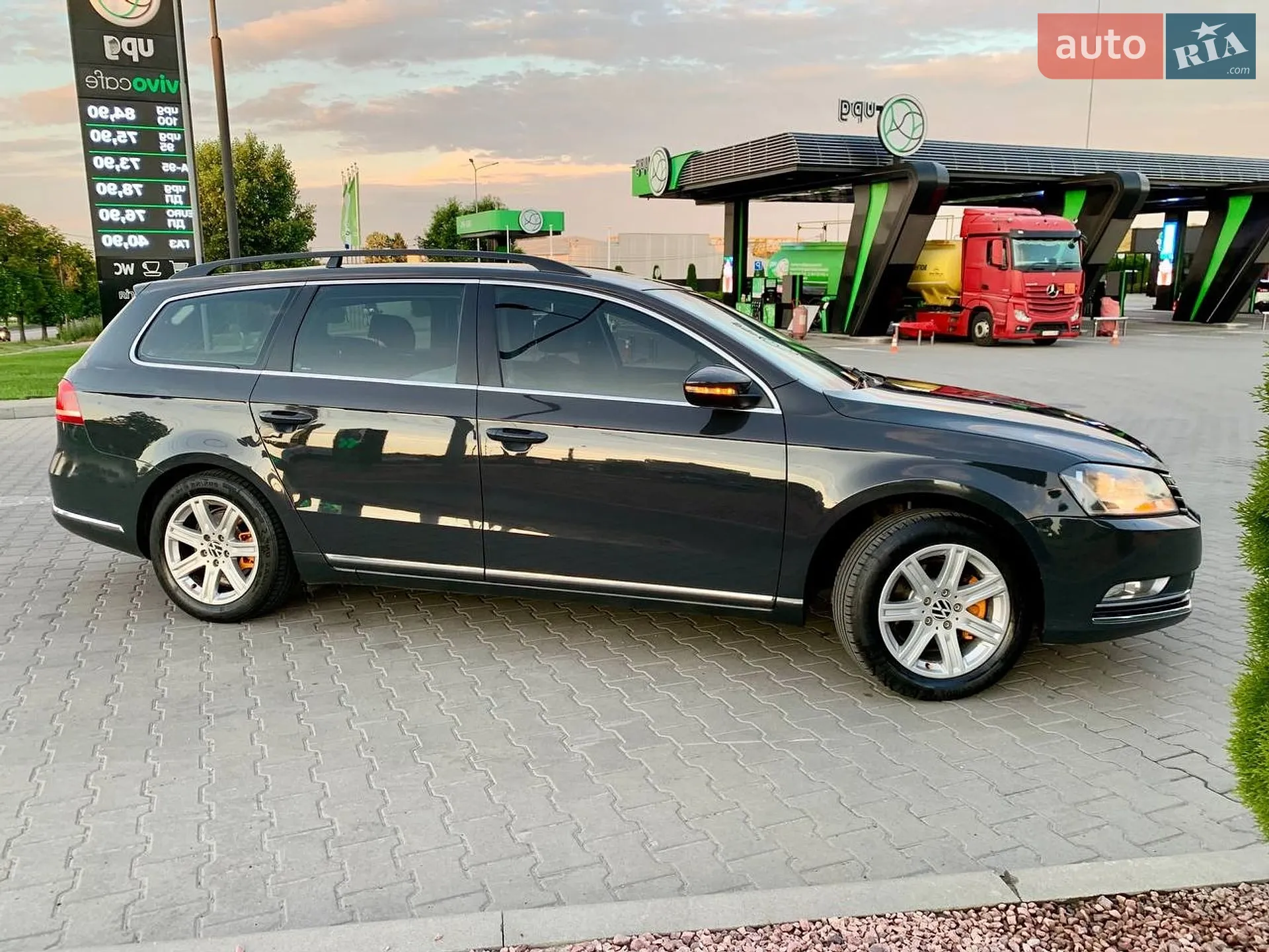 2011 Volkswagen Passat - мініатюра 3