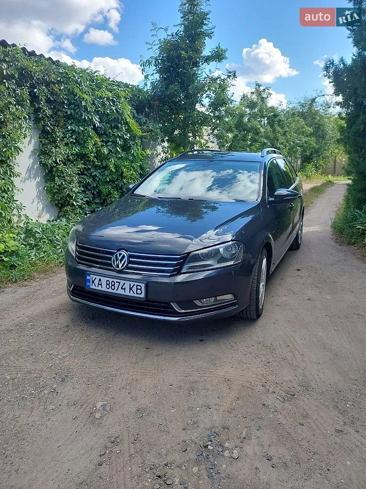 2010 Volkswagen Passat - мініатюра 8
