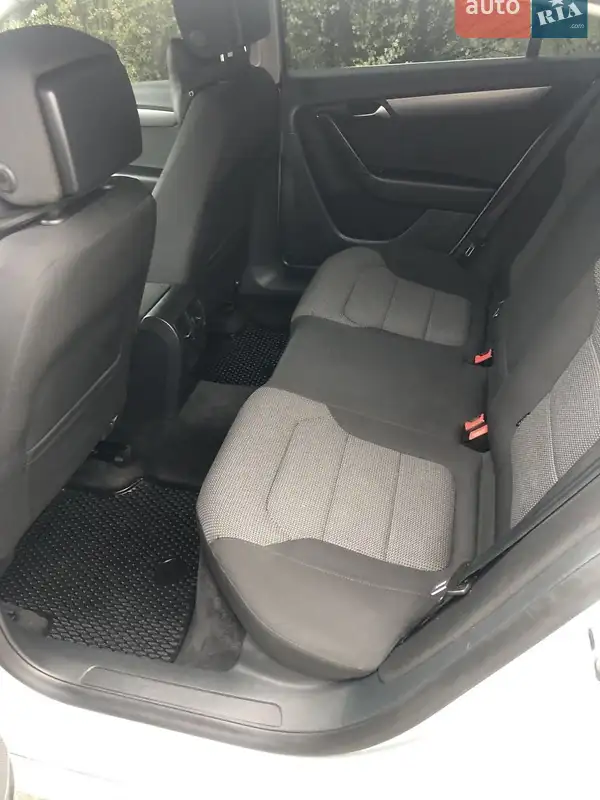Volkswagen Passat 2011 VIN WVWZZZ3CZBP357761 фото оголошення 3 з 44
